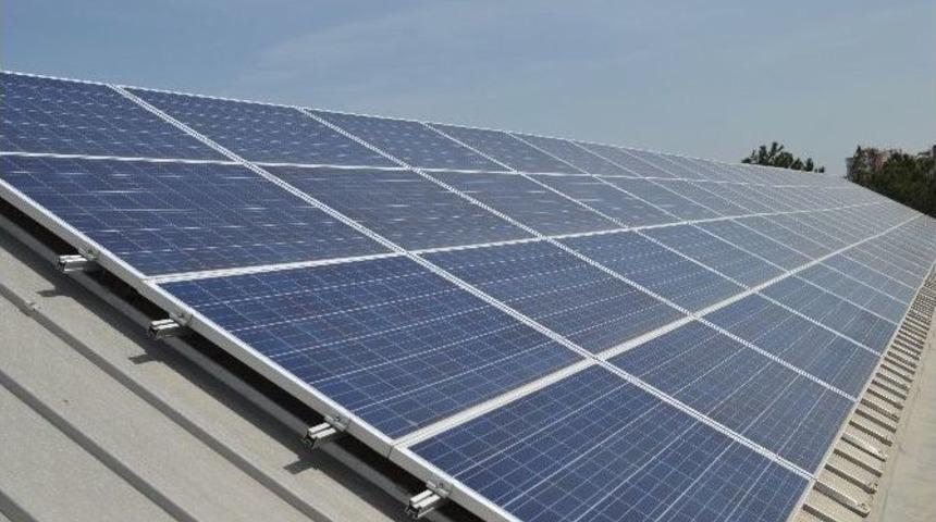 B&ouml;lgenin İlk G&uuml;neş Enerji Santrali&rsquo;nde 800 Mw Enerji &Uuml;retildi