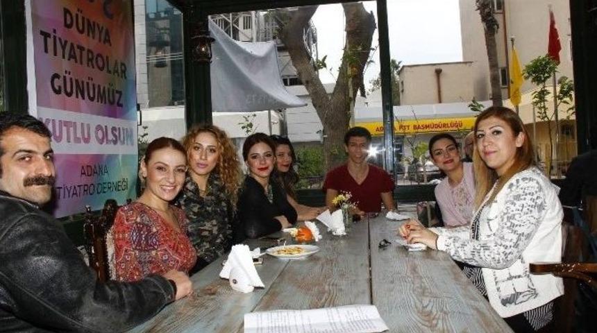 Tiyatrocular 27 Mart&rsquo;ı Kutladı