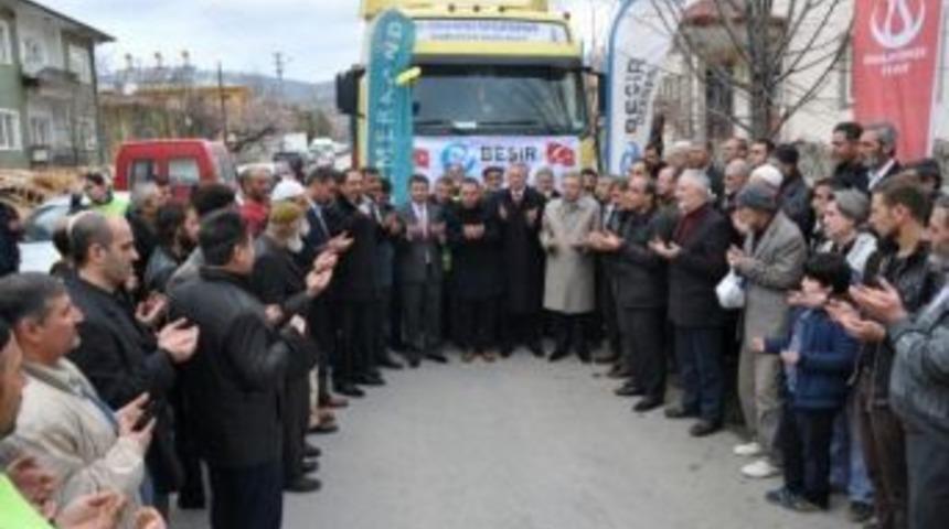 Vali Kahraman Suriyeli Aileler İ&ccedil;in Toplanan Yardım Tır&rsquo;ını Uğurladı