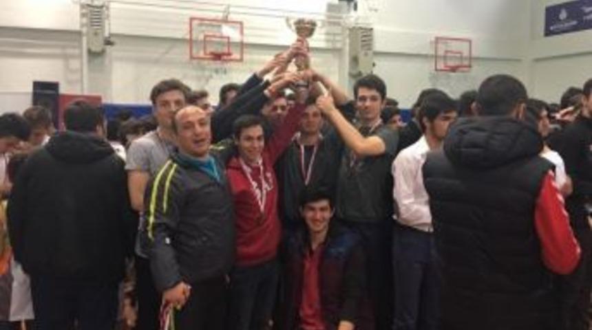 İhlas Koleji Beylikd&uuml;z&uuml;&rsquo;nde Yine Şampiyon