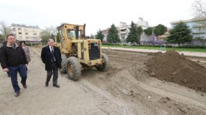 Sel&ccedil;uk&rsquo;ta T&ouml;ren Alanına Suni &Ccedil;im Ekiliyor