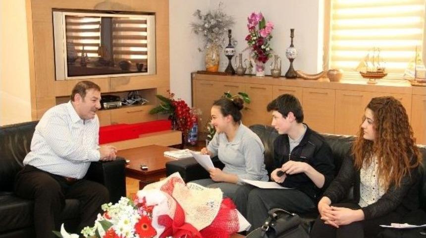Başkan Kadıoğlu, &Ouml;ğrencileri Makamında Ağırladı