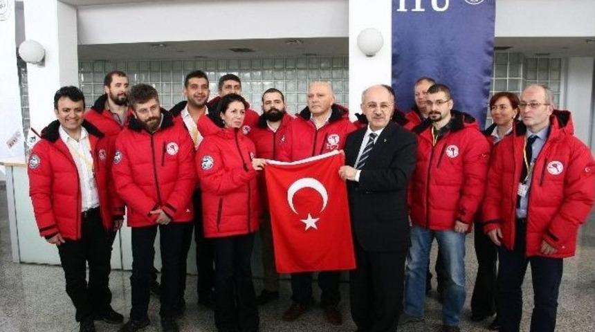 T&uuml;rk Bilim İnsanlarından Antarktika &Ccedil;ıkarması