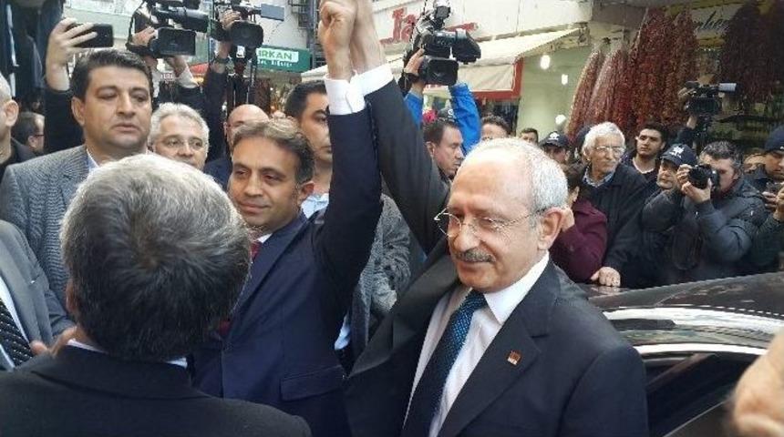 Kemal Kılı&ccedil;daroğlu Saldırıya Uğrayan İl Başkanını Ziyaret Etti