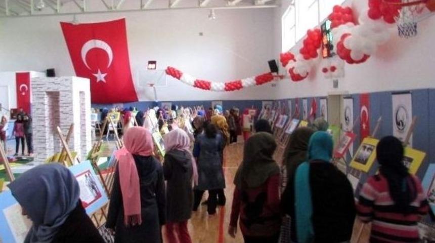 İmam Hatip &Ouml;ğrencileri Resim Sergisini Gezdi
