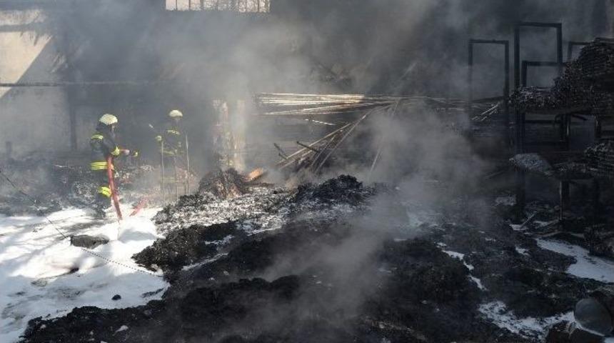 Boyama At&ouml;lyesi K&uuml;le D&ouml;nd&uuml;