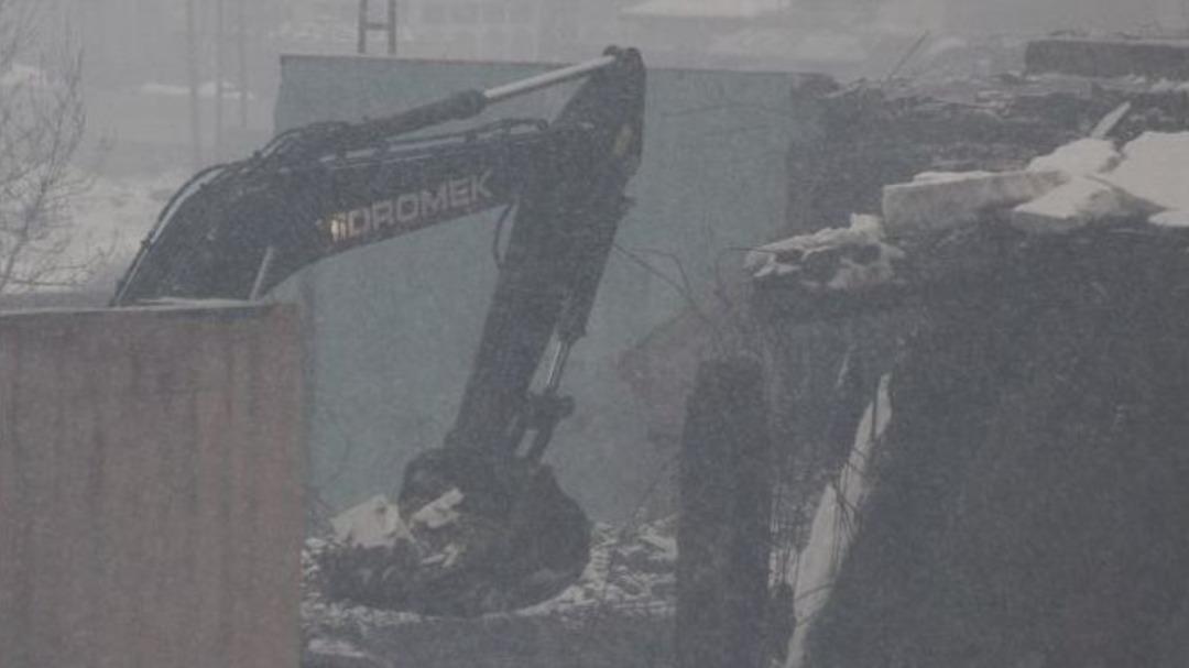 Y&uuml;ksekova&rsquo;da Kar Yağışı Altında Şiddetli &Ccedil;atışmalar Yaşanıyor