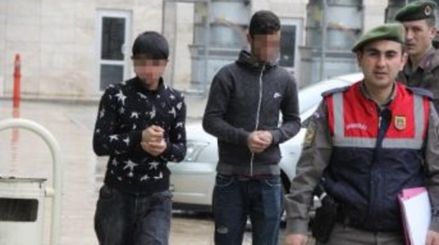 D&uuml;ğ&uuml;ne Giderken Kavgaya Karışınca G&ouml;zaltına Alındılar