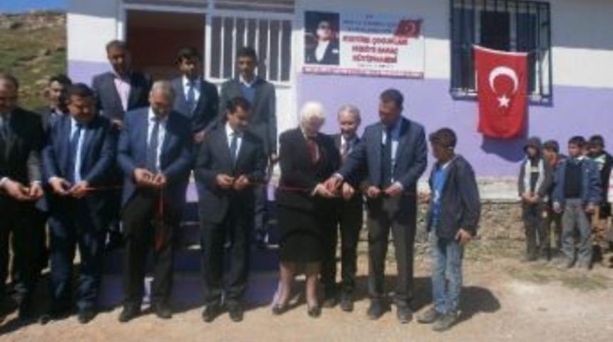 &Ccedil;ağlayan Irmak Anısına A&ccedil;ılan K&uuml;t&uuml;phane Sayısı 24 Oldu