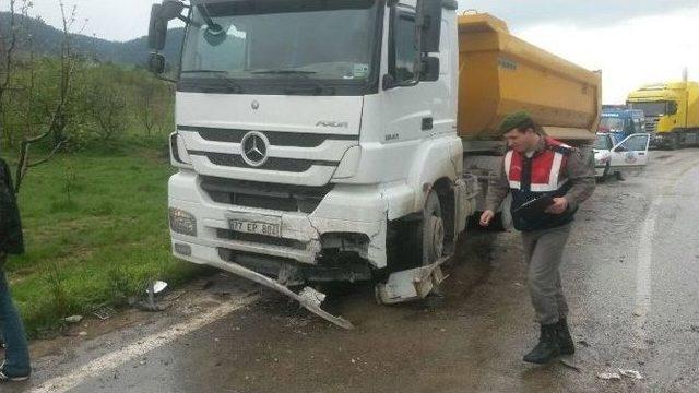 Kaza, Baba İle Oğlu Birbirinden Ayırdı 1