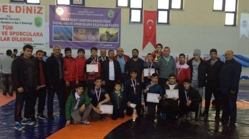 Kızılcahamamlı Pehlivanlar Başarıya Doymuyor