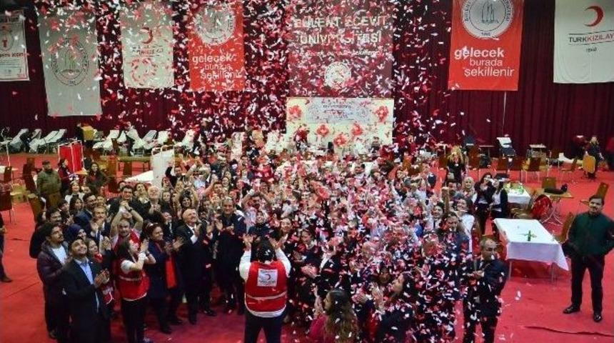 &lsquo;kamp&uuml;s&uuml;n Kanında Hayat Var&rsquo; Dediler: 1627 &Uuml;nite Kan Bağışı Yaptılar