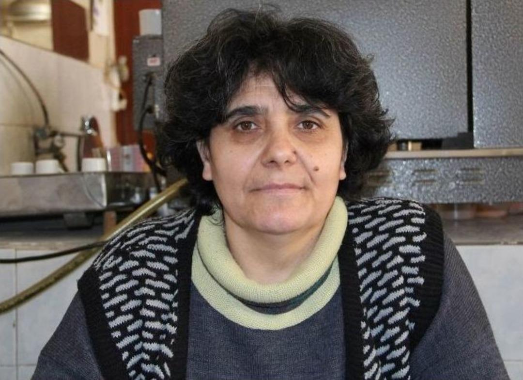 Kahvehaneye Kadın Eli Değdi