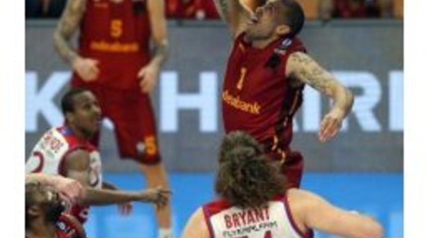 Galatasaray Final İ&ccedil;in Sahaya &Ccedil;ıkıyor