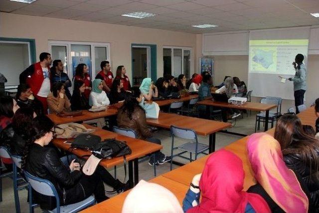 Kenyalı Gen&ccedil;ler Aydın&rsquo;da K&uuml;lt&uuml;rlerini Tanıttı 2
