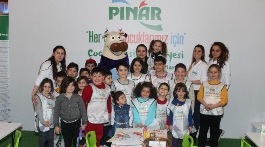 İzmir Optimum&rsquo;da &Ccedil;ocuklara Sanat Desteği