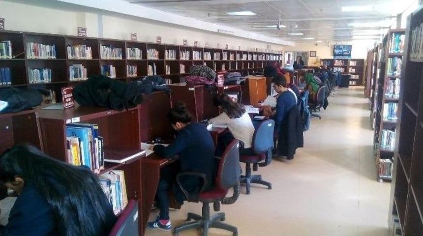 Kilis&rsquo;te, 100 Bin Kişi K&uuml;t&uuml;phanelerden Yararlandı