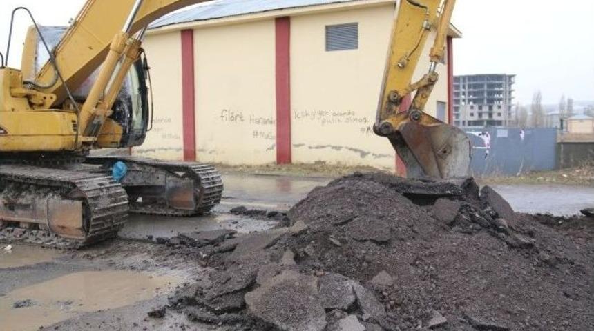 Yıllar Sonra &Uuml;niversite Yolu Asfalata Kavuşuyor