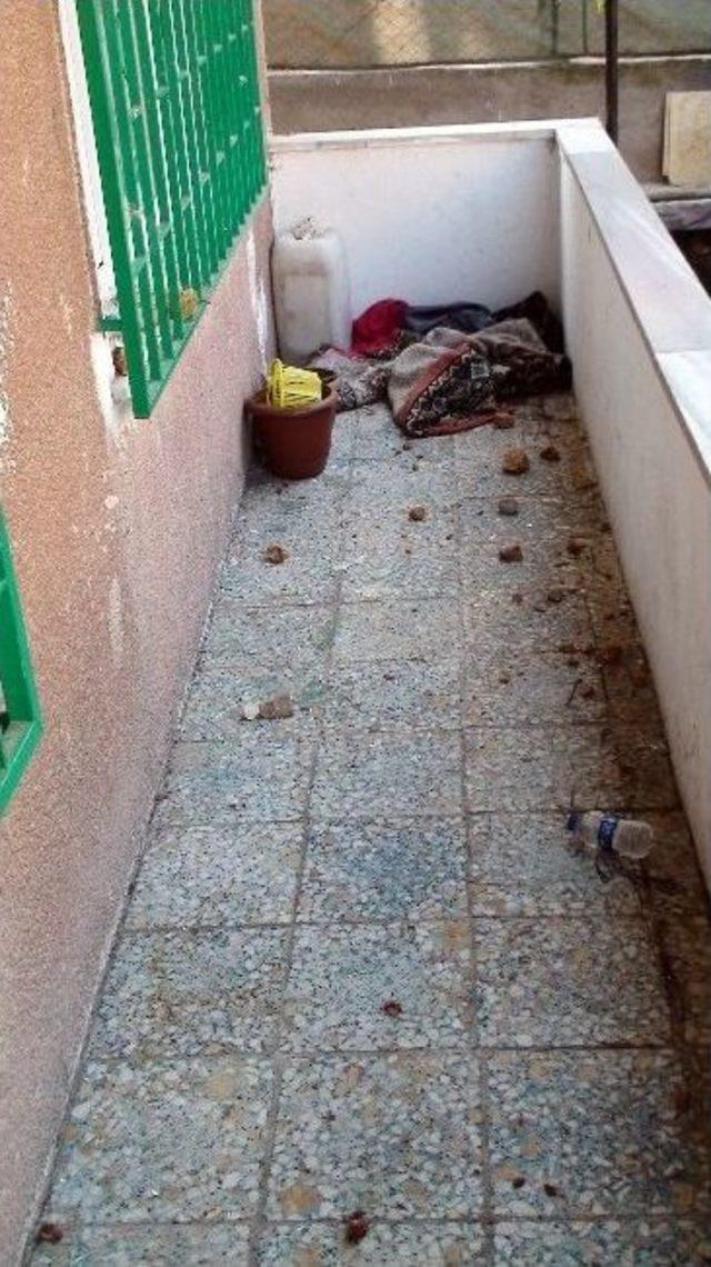 &Ouml;fkeli Vatandaşlar Beratcan&rsquo;ın Ailesinin Evini Bastı 2