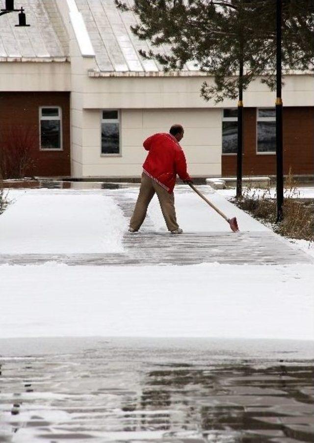 Erzurum G&uuml;ne Karla Uyandı 3