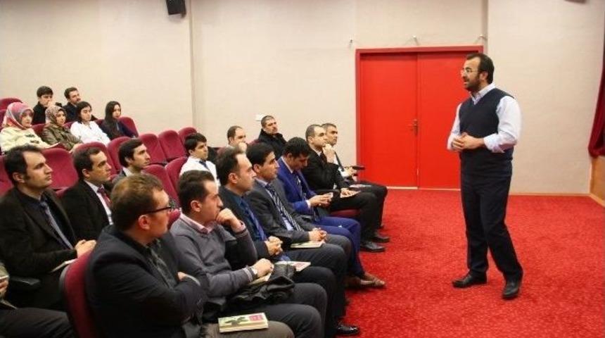 Yazar &Ouml;zburun: &ldquo;&ouml;ğretmen Sınıfın En &Ccedil;alışkan &Ouml;ğrencisidir&rdquo;