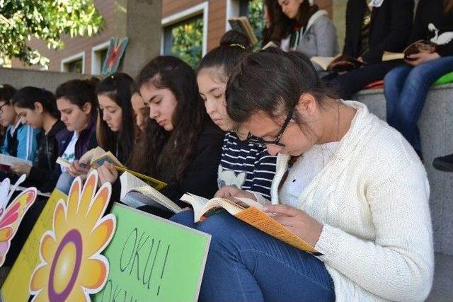 Okul &Ouml;n&uuml;nde Kitap Okudular 1