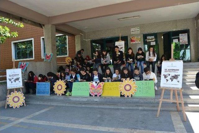 Okul &Ouml;n&uuml;nde Kitap Okudular 2