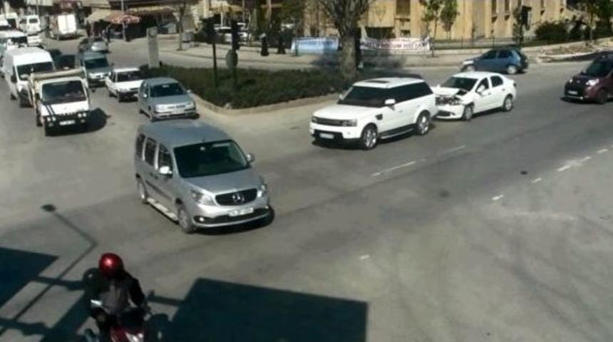 Trafik Kazaları Mobese Kameralarına Yansıdı