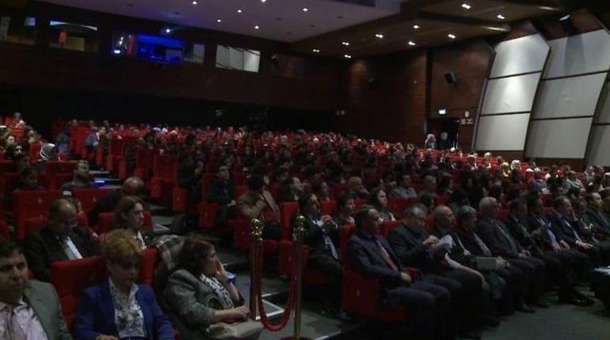 Yılın En İyi Okuyucusu Turabibaba K&uuml;t&uuml;phanesi&rsquo;nde