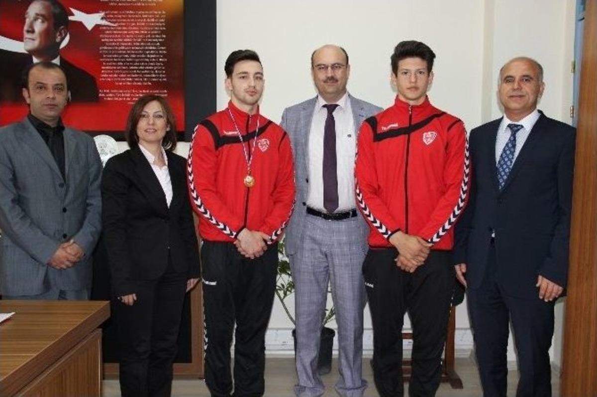 Manisa Spor Lisesi &Ouml;ğrencisinden Cimnastikte B&uuml;y&uuml;k Başarı