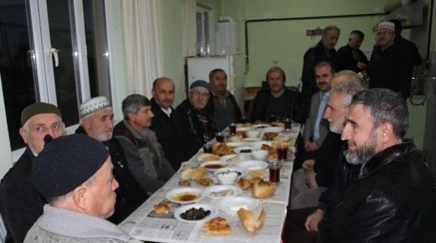 Ertuğrul Gazi Camii Cemaati Cuma Sabahları Kahvaltıda Buluşuyor
