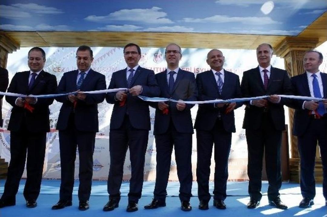 62 Cezaevinde Kalan Mahkumların Eserleri Antalya&rsquo;da G&ouml;r&uuml;c&uuml;ye &Ccedil;ıktı