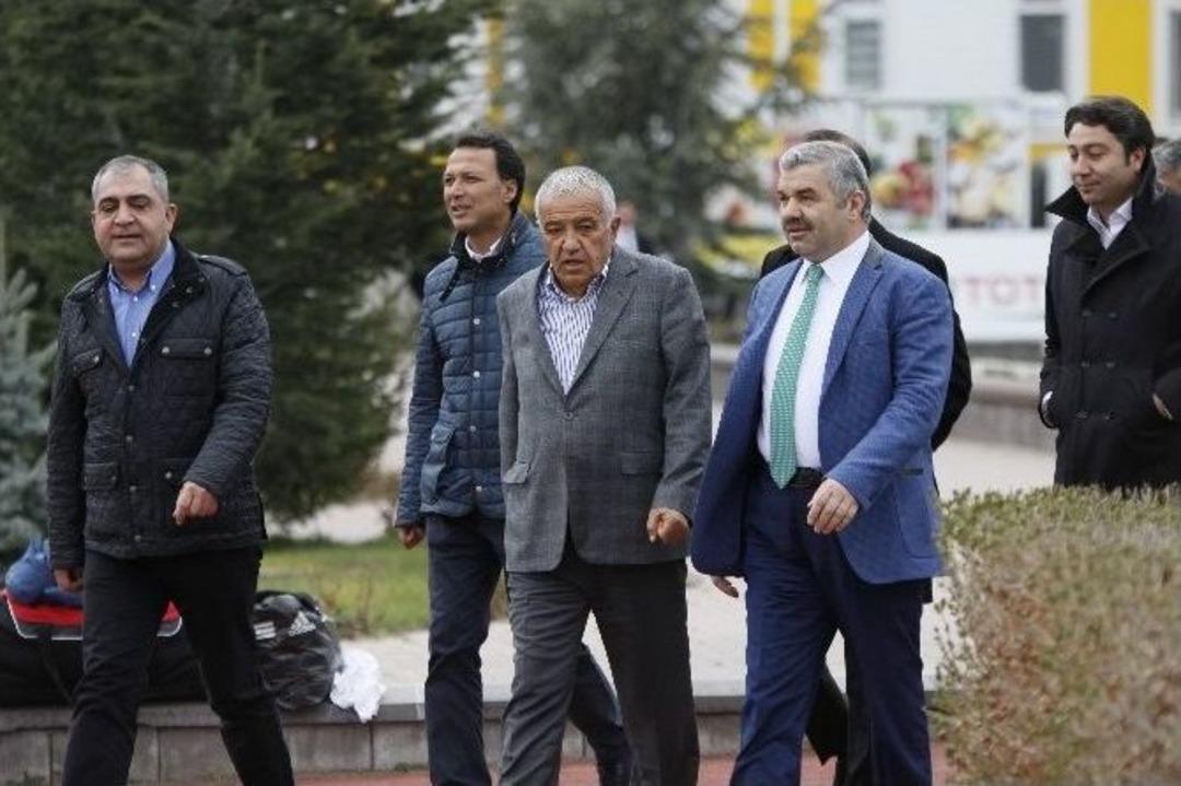 Kutlu: "rizespor Ma&ccedil;ını Kazanıp Bizi Takip Eden Takımlarla Puan Farkını A&ccedil;mak İstiyoruz"