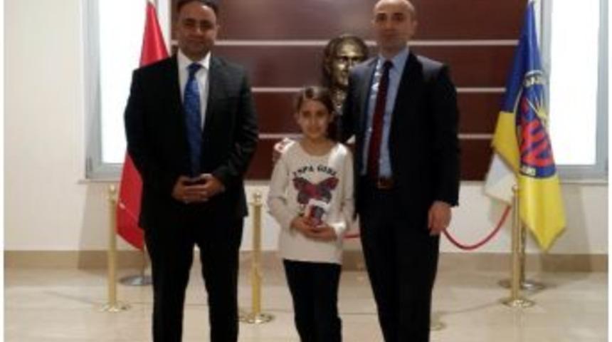 Gkv &Ouml;zel İlkokulu &Ouml;ğrencisi Resim Yarışmasında İl Birincisi