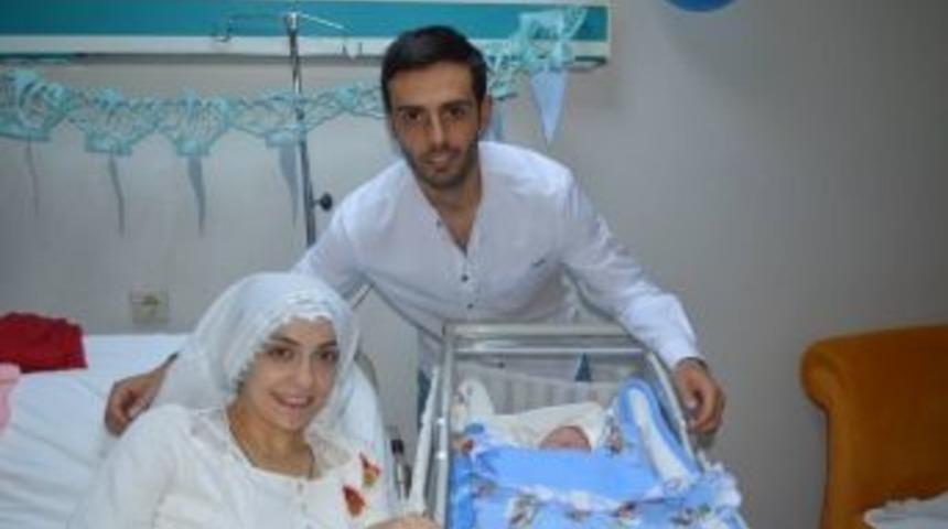 Voleybolcu Semih &Ccedil;elik Baba Oldu