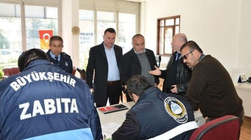 Oto Galerilerinde M&uuml;h&uuml;rlemeler S&uuml;r&uuml;yor