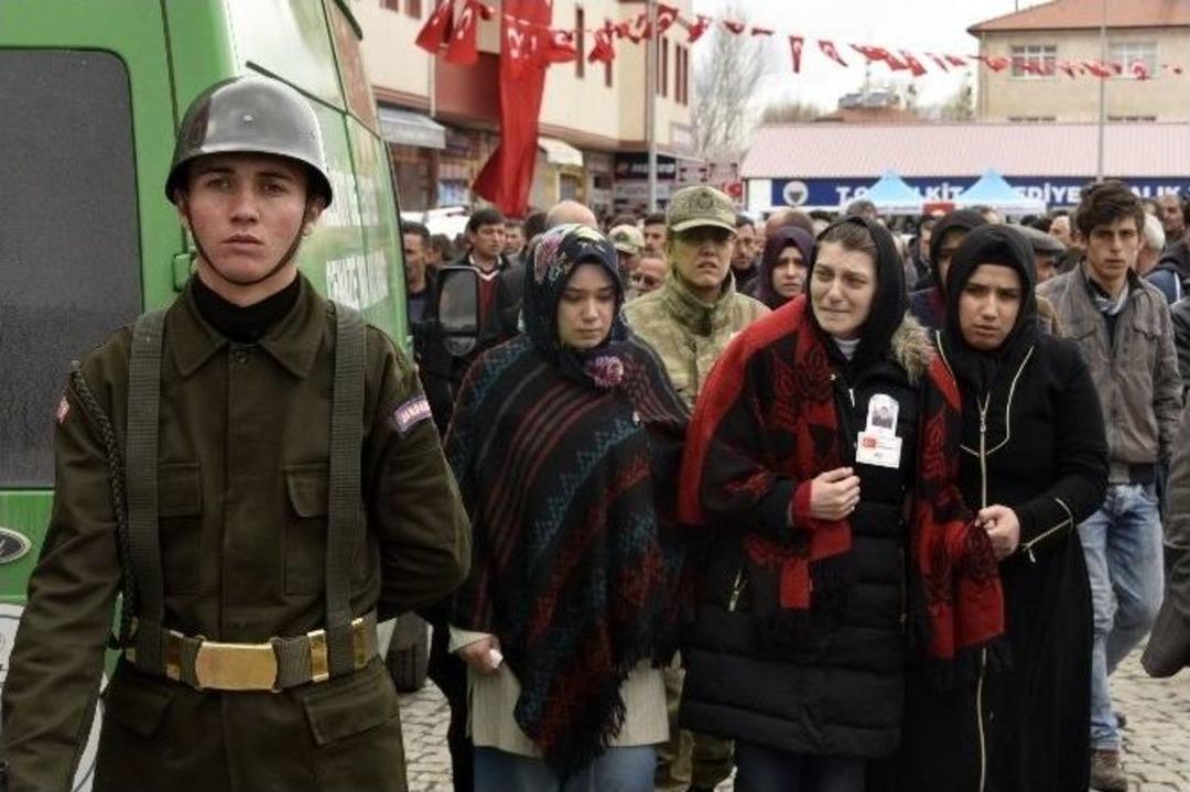 Şehit &Uuml;steğmen Erdem Keskin&rsquo;in Cenazesi Baba Ocağında