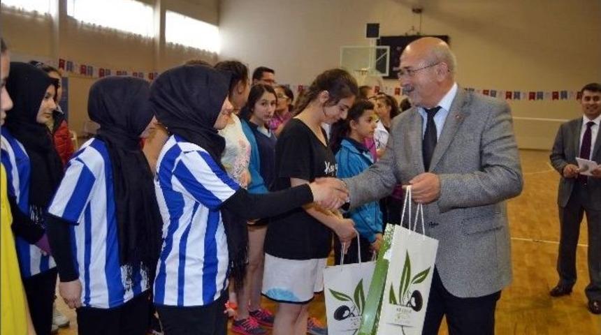 Ayvalık&rsquo;ta Badminton Heyecanı Başladı
