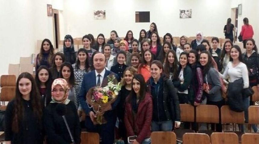 Yurt-kur &Ouml;ğrencileri İle &Uuml;niversite &Ouml;ğrencileri Buluştu