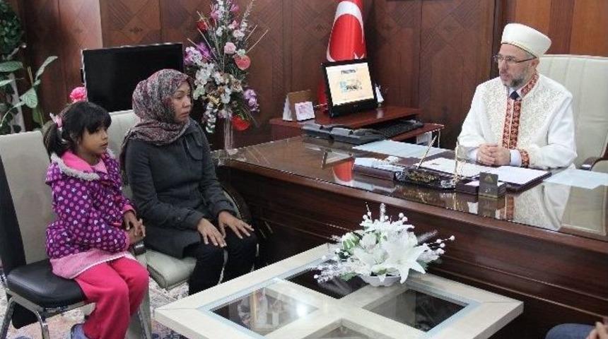 Venezuela Vatandaşı Yeniffer Gomez Porras M&uuml;sl&uuml;man Olarak Zehra Adını Aldı