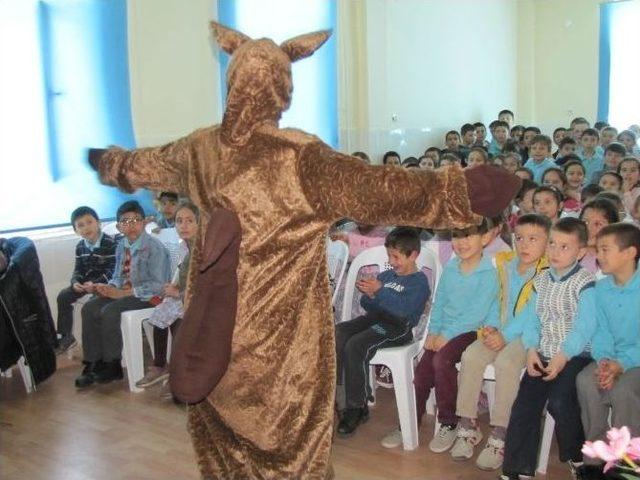 ’mor Çilek Çocuk Tiyatrosu’ Hisarcık’ta