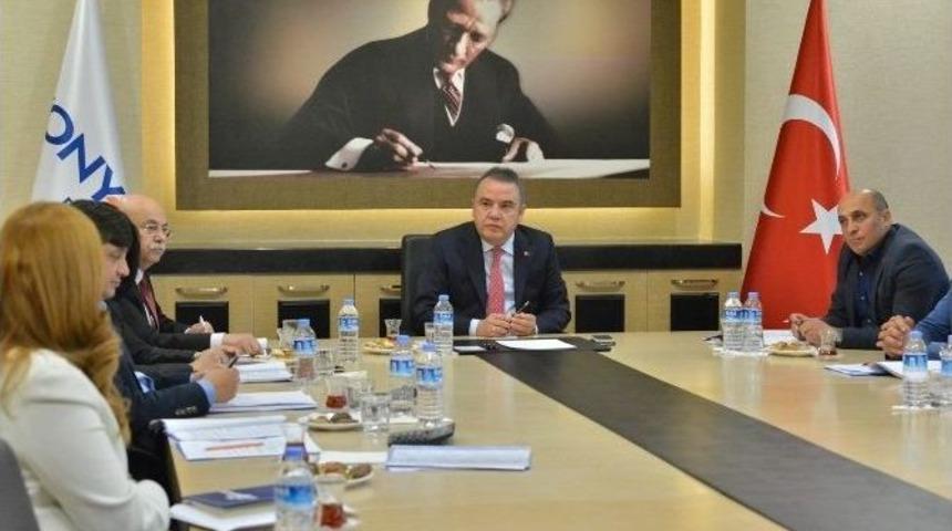 Başkan B&ouml;cek, Memur Ve İş&ccedil;ileri Sevindirdi