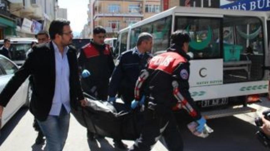 Evinde &Ouml;l&uuml; Bulundu