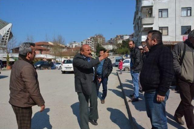 Halk Otobüsçüleri Yol Keserek Eylem Yaptı