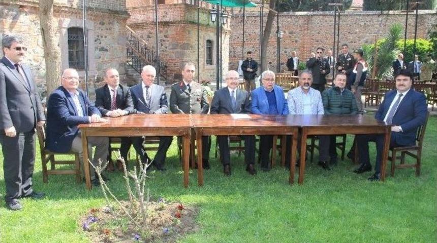 Kayserili İş Adamları Okul İ&ccedil;in İmza Attılar