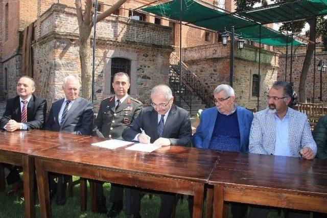 Kayserili İş Adamları Okul İ&ccedil;in İmza Attılar 1