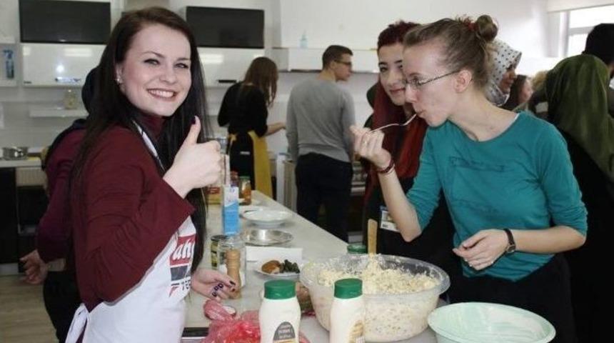 Slovakya&rsquo;dan Afyonkarahisar&rsquo;a G&ouml;n&uuml;l K&ouml;pr&uuml;s&uuml; Kurdular