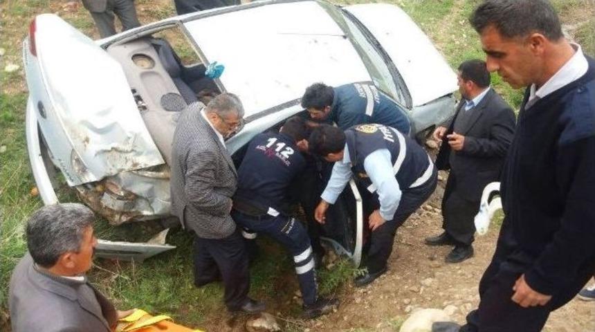 Otomobil Şarampole Yuvarlandı: 7 Yaralı