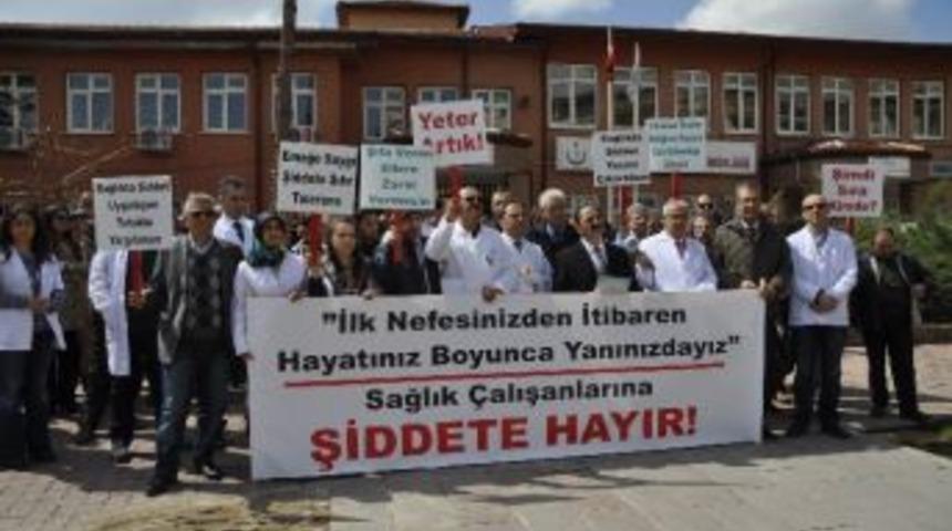 Sağlık &Ccedil;alışanları Şiddete Karşı Sessiz Kalmadı