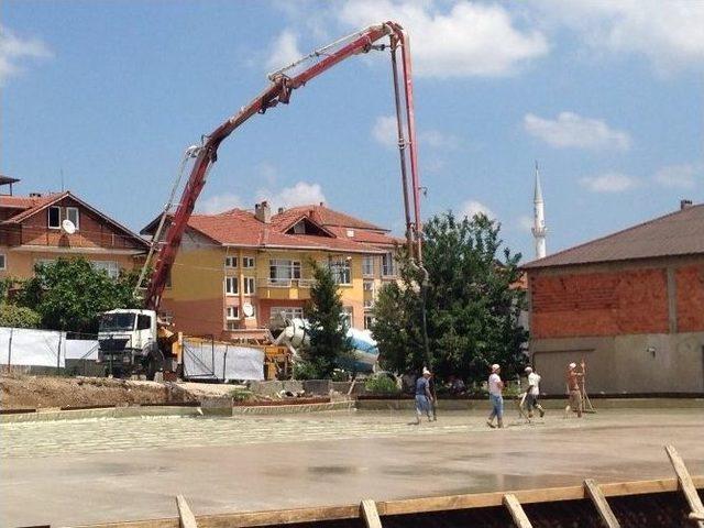 Serdivan’da “çok Amaçlı Kapalı Pazar Yeri” Projesi Devam Ediyor